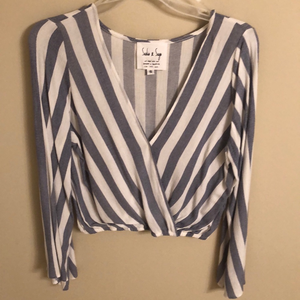 Flared long sleeve with deep neckline